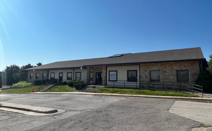 Pictures of Retail, Office property located at 13480 S Arapaho Dr, Olathe, KS 66062 for lease - image #1