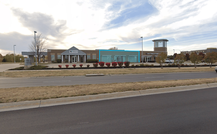 Pictures of Retail, Office property located at 160 Adventureland Dr, Altoona, IA 50009 for lease - image #1
