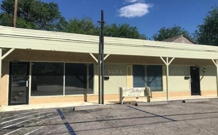 Pictures of Retail property located at 320 Mirick #102 Denison, Denison, TX 75020 for lease - image #1
