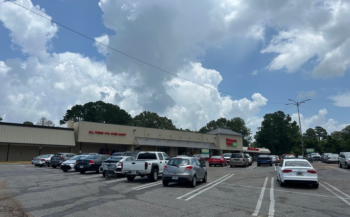 Pictures of Retail property located at 820 E Northside Dr, Clinton, MS 39056 for lease - image #1