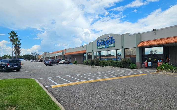 Pictures of Retail, Restaurant, Special Purpose property located at 105 Hardy Court Shopping Center, Gulfport, MS 39507 for lease - image #1