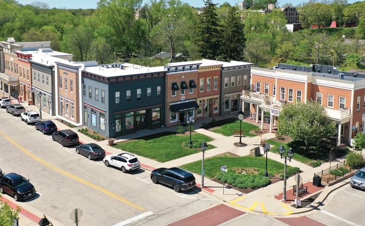 Pictures of Retail property located at 527 Milwaukee St, Delafield, WI 53018 for lease - image #1