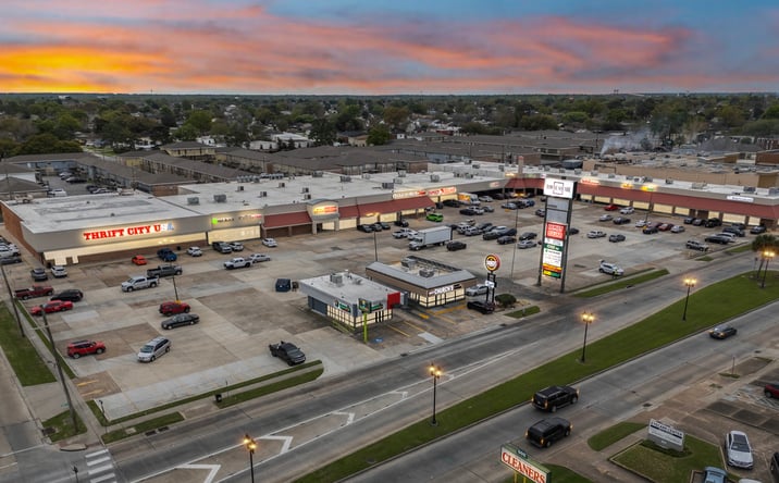 Pictures of Retail property located at 601 Terry Pkwy, Gretna, LA 70056 for lease - image #1