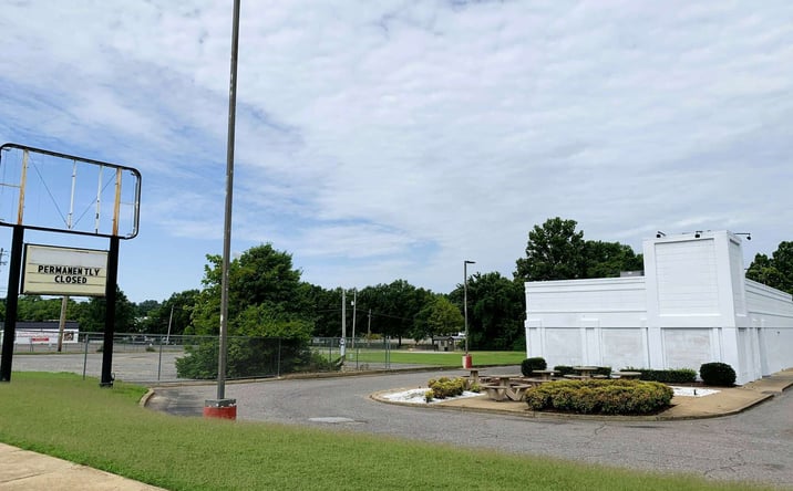 Pictures of Retail, Restaurant property located at 3623 Elvis Presley Blvd, Memphis, TN 38116 for lease - image #1