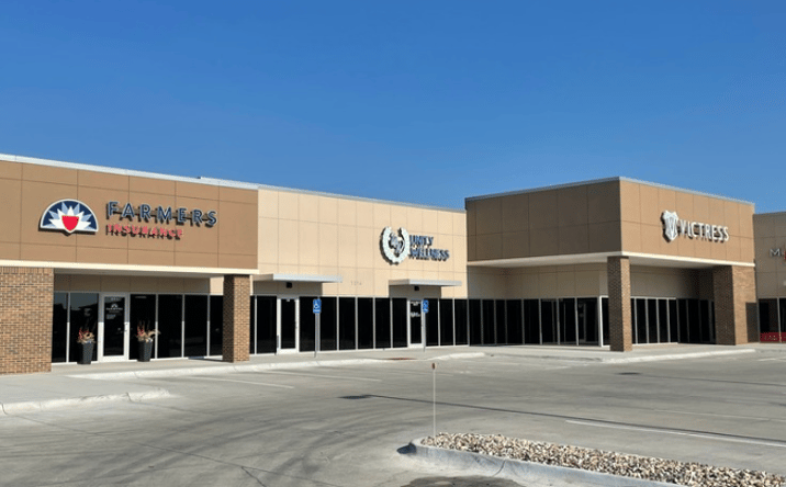 Pictures of Retail, Office property located at 1314 N 205th St, Omaha, NE 68022 for lease - image #1