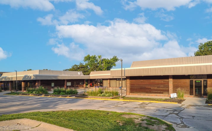 Pictures of Retail, Office property located at 3802 N 108th St, Omaha, NE 68164 for lease - image #1