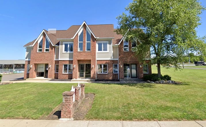 Pictures of Office property located at 320 Orchardview Ave, Seven Hills, OH 44131 for lease - image #1