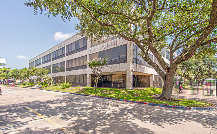 Pictures of Office property located at 390 Glenborough Dr, Houston, TX 77067 for lease - image #1