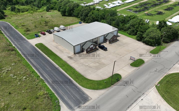 Pictures of Industrial property located at 1019 Cowan Dr, Lebanon, MO 65536 for lease - image #1
