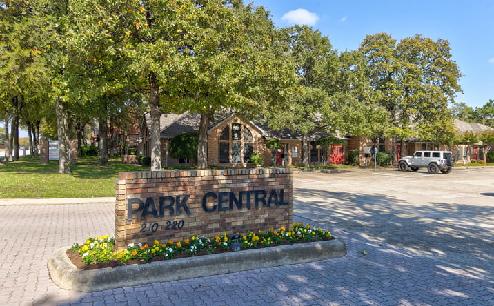 Pictures of Office property located at 220 Park Blvd, Grapevine, TX 76051 for lease - image #1