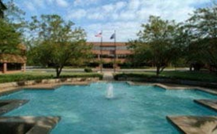 Pictures of Retail property located at 2108 W Laburnum Ave, Richmond, VA 23227 for lease - image #1