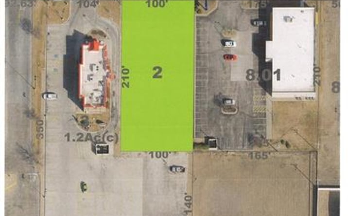 Pictures of Retail, Office, Restaurant property located at 3411 10th St, Great Bend, KS 67530 for lease - image #1