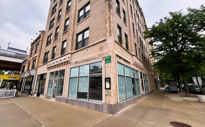 Pictures of Retail property located at 1650 W Roscoe St, Chicago, IL 60657 for lease - image #1
