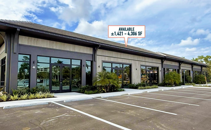 Pictures of Retail, Restaurant property located at Golden Gate Pkwy & Airport-Pulling Rd, Naples, FL 34105 for lease - image #1