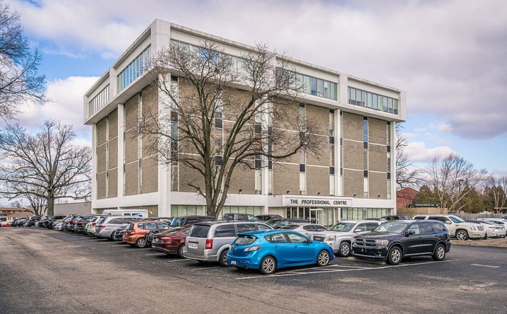 Pictures of Office property located at 3934 Dixie Hwy, Louisville, KY 40216 for lease - image #1