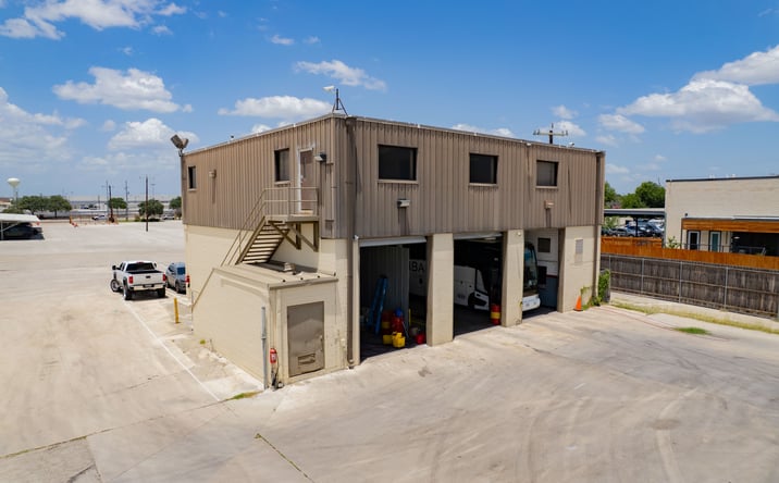Pictures of Industrial property located at 3022 E Houston St, San Antonio, TX 78219 for lease - image #1