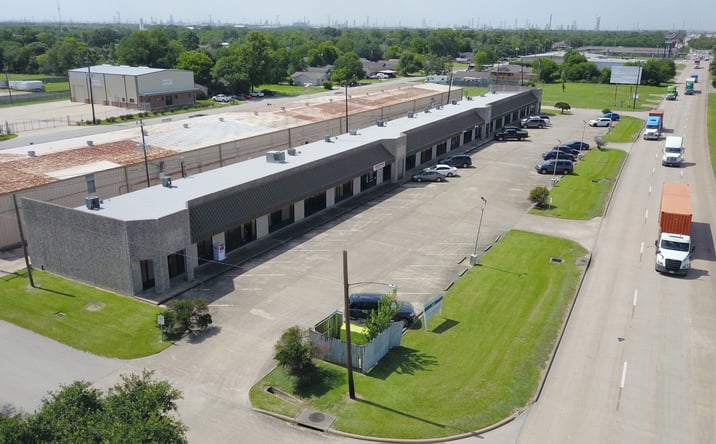 Pictures of Industrial property located at 400 N 10th St, La Porte, TX 77571 for lease - image #1