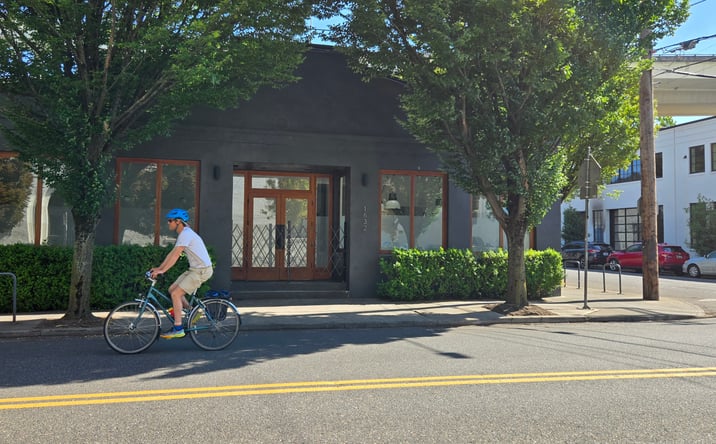 Pictures of Office, Restaurant, Special Purpose property located at 1632 NW Thurman St, Portland, OR 97209 for lease - image #1