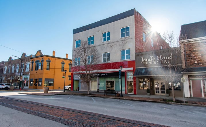 Pictures of Retail property located at 726 Bank St NE, Decatur, AL 35601 for lease - image #1