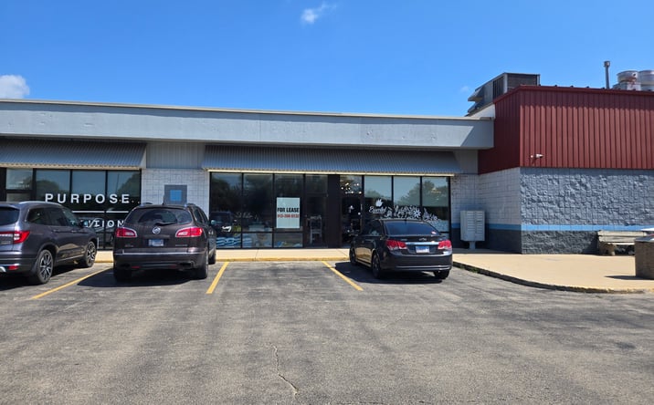 Pictures of Retail property located at 1102 Meriden St, Mendota, IL 61342 for lease - image #1