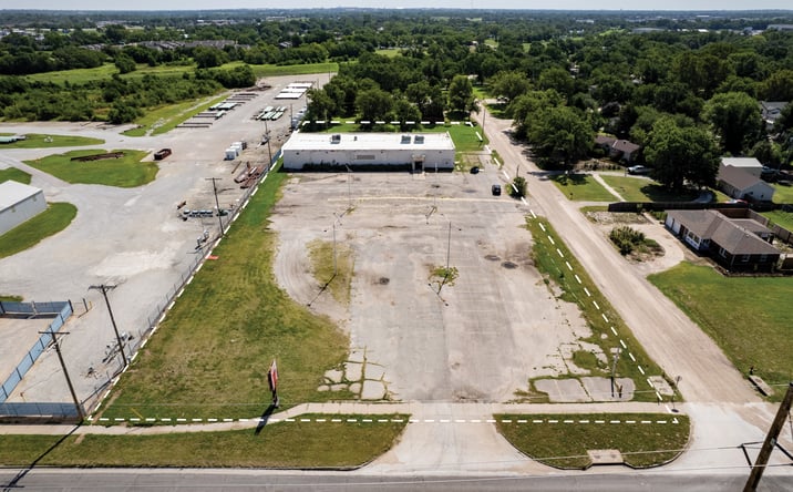 Pictures of Industrial property located at 1010 W 41st St S, Wichita, KS 67217 for lease - image #1