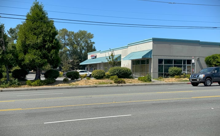 Pictures of Retail property located at 8630 Evergreen Wy, Everett, WA 98204 for lease - image #1