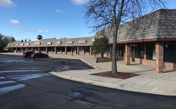 Pictures of Retail, Office property located at 300 N Milwaukee Avenue C, Lake Villa, IL 60046 for lease - image #1