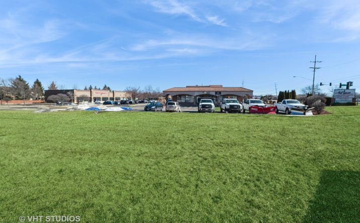 Pictures of Retail, Office property located at 2172 Lake Cook Road, Algonquin, IL 60102 for lease - image #1