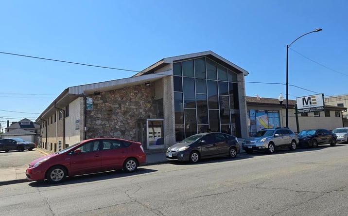 Pictures of Office property located at 6420 N California Avenue, Chicago, IL 60645 for lease - image #1