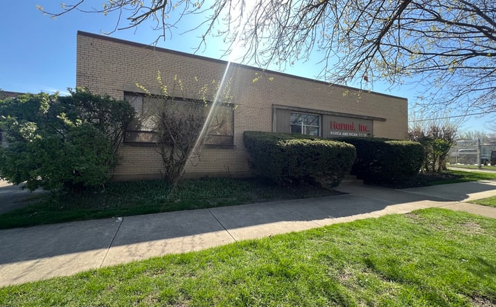 Pictures of Industrial, Restaurant property located at 5447 N Wolcott Avenue, Chicago, IL 60640 for lease - image #1