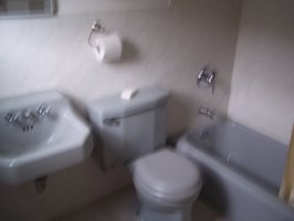 9585944