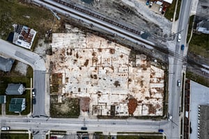 15599083