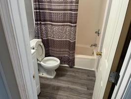 10463968