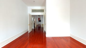 18300444