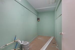 21318571