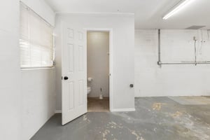27903298