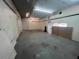 31704616