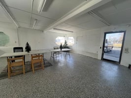 31704613