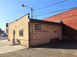 24695386