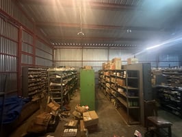 15931609