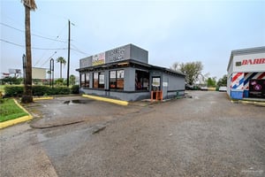 15596685