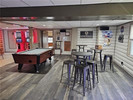 16583070