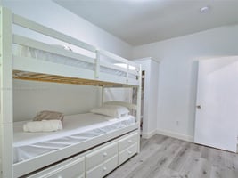 28688485