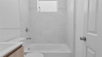 30083516