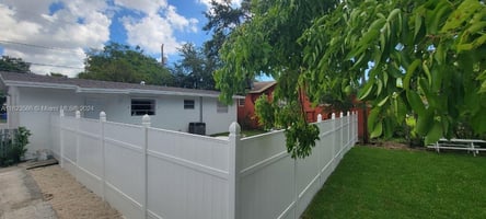 19151308