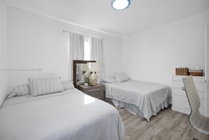 21978156