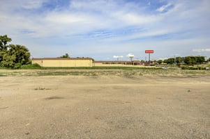 27135827