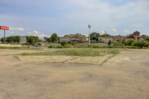 27135830