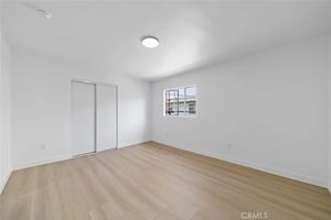 30625975