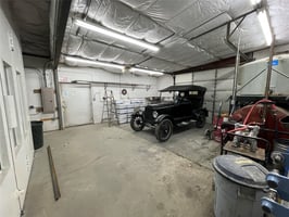 31653527